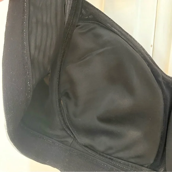 Lululemon Ta Ta Tamer II Hyper Stripe Angel Wing / Black 34C - Picture 11 of 12